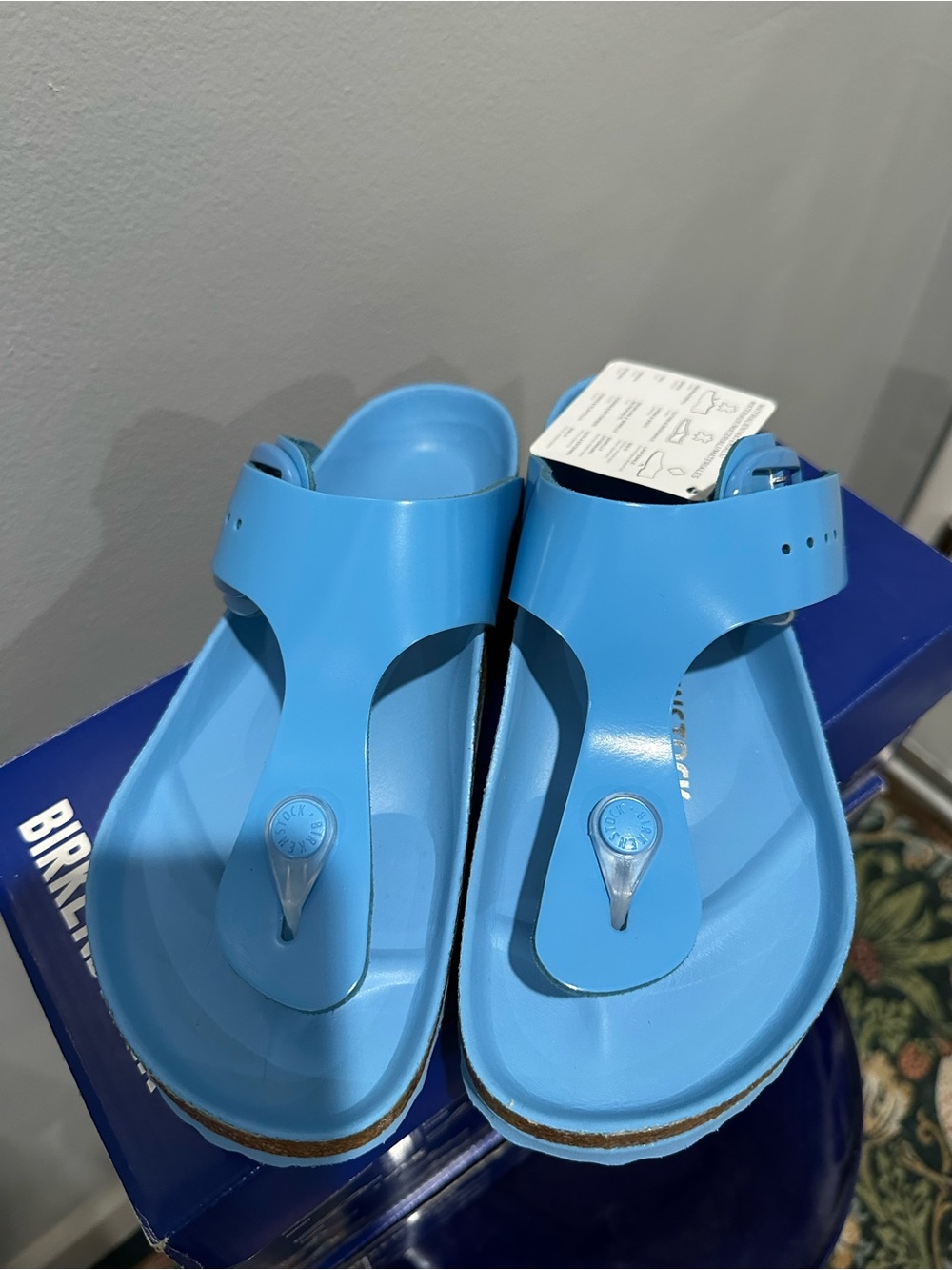 Birkenstock Gizeh Big Buckle High Shine Sky Blue thongs, fits size 5